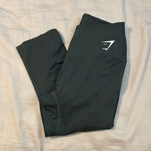 Gym shark leggings